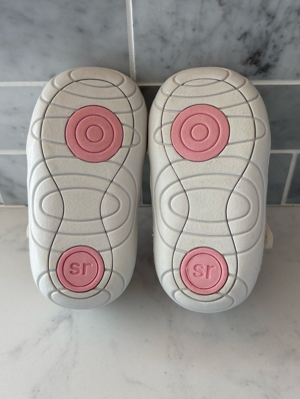 Stride Rite 360 Taye Sneaker - Picture 4 of 9